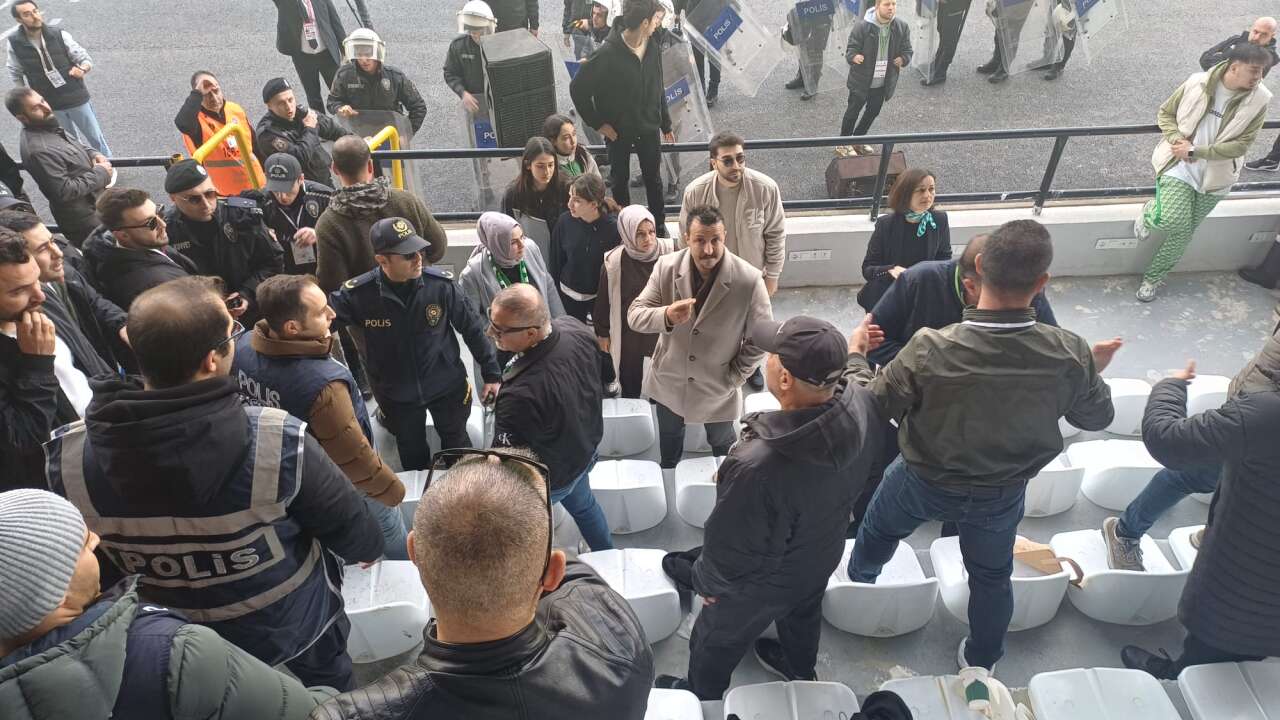 Muğlaspor–Bodrum FK Maçında Gerginlik! Başkan Kıyanç Arbede Ortasında Kaldı 1